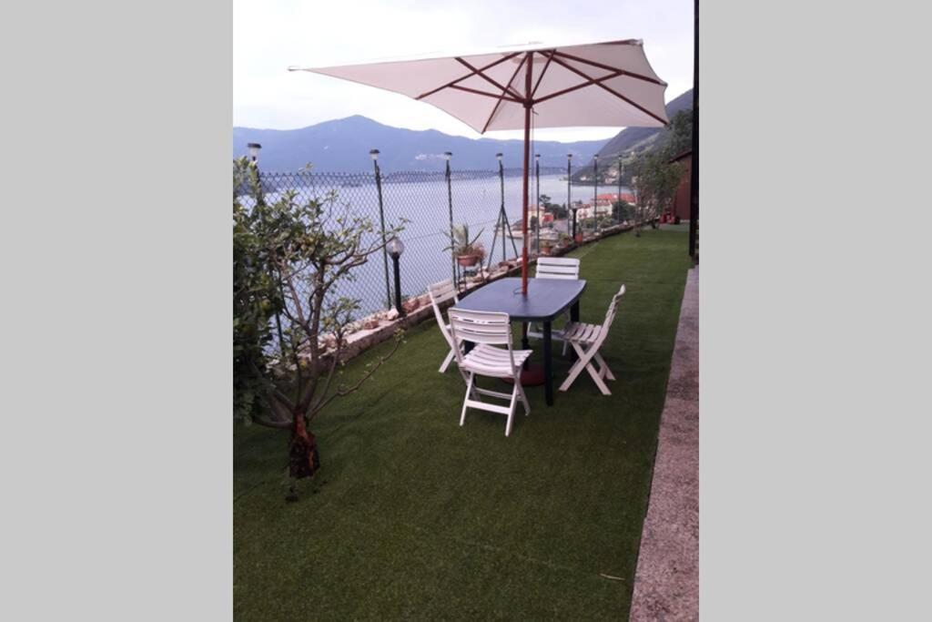 Appartamento Sul Lago D'Iseo Tavernola Bergamasca Exterior photo