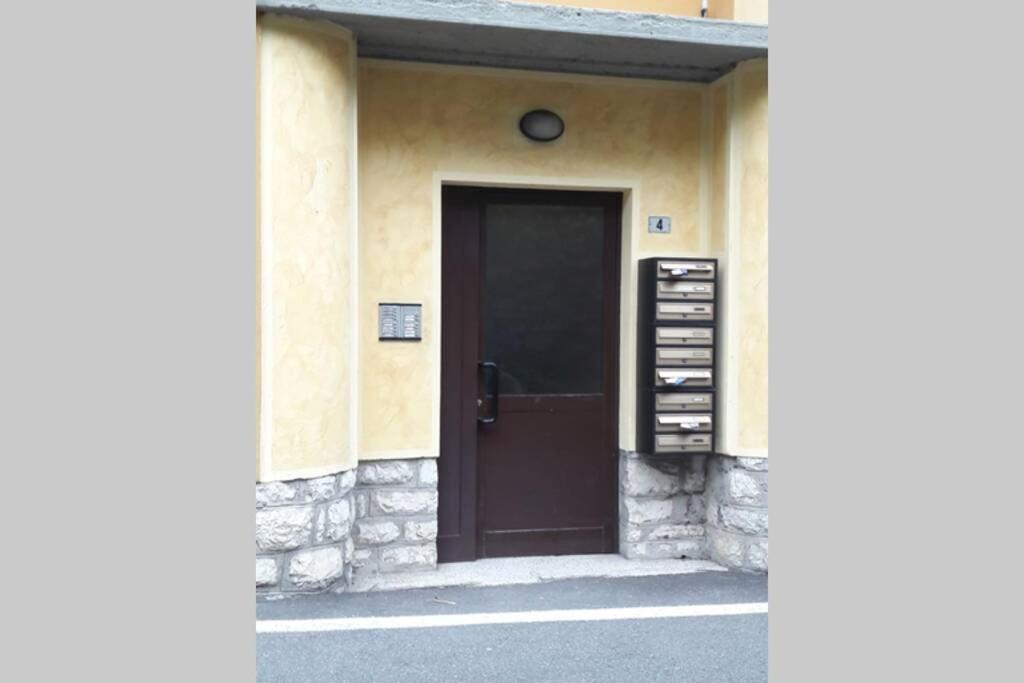 Appartamento Sul Lago D'Iseo Tavernola Bergamasca Exterior photo
